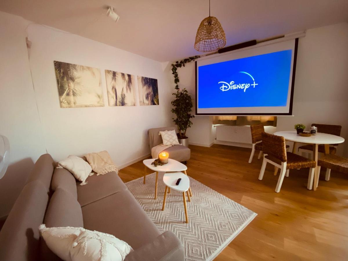 Home Cinema - Balcony - Wi-Fi & Streams Магдебург Екстериор снимка